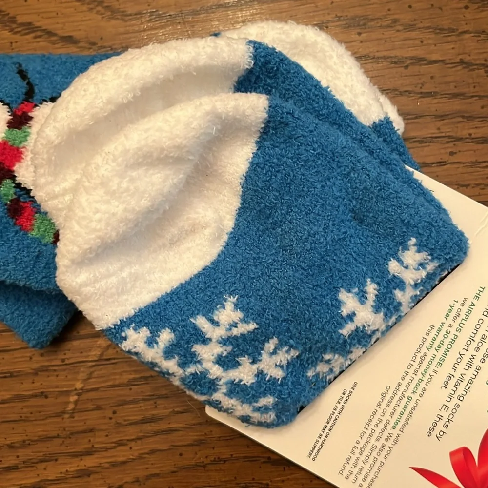 Air‎ Plus aloe infused socks, NWOT